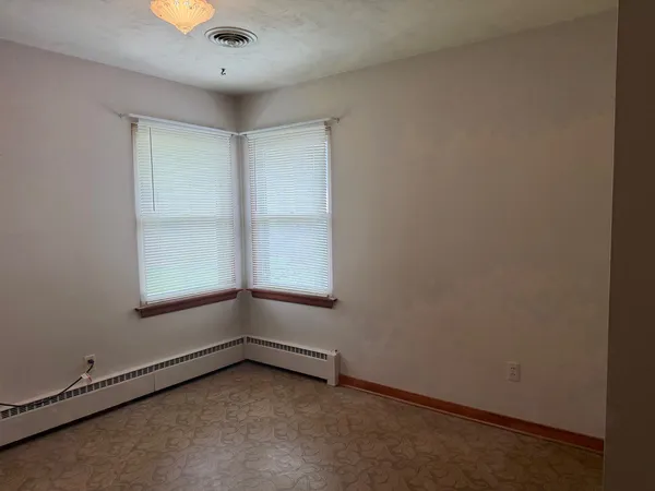 $300,000 | 1717 West Acres Road, Joliet, IL 60435