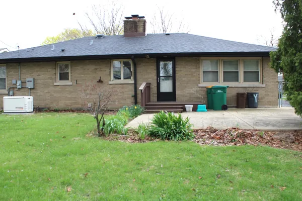 $300,000 | 1717 West Acres Road, Joliet, IL 60435