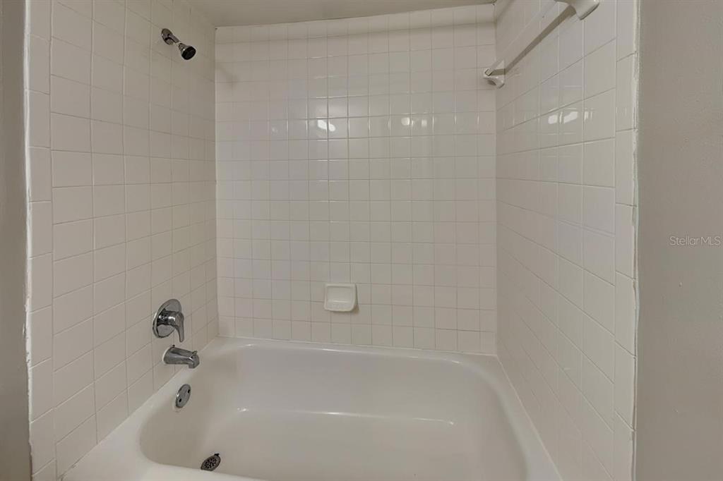 918 Lake Destiny Road, Unit E Altamonte Springs, FL 32714 - Photo 14 of 19 Gallery Image 14