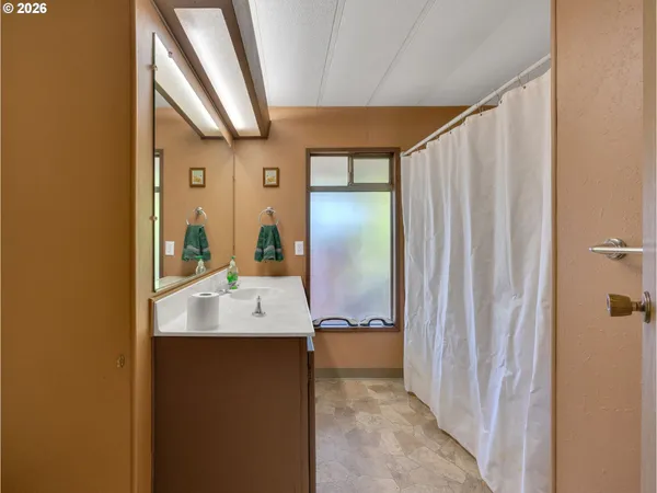 $89,500 | 21100 Northeast Sandy Boulevard, Unit 62, Fairview, OR 97024