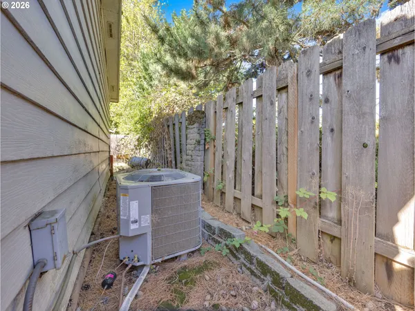 $89,500 | 21100 Northeast Sandy Boulevard, Unit 62, Fairview, OR 97024