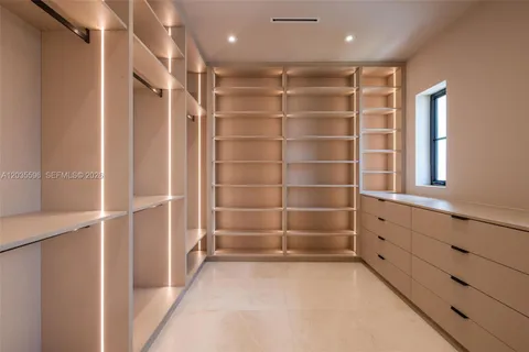 $6,995,000 | 5262 La Gorce Drive, Miami Beach, FL 33140