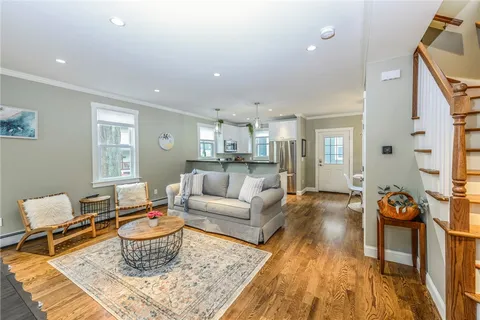 $3,600 | 21 Bayview Avenue, Newport, RI 02840