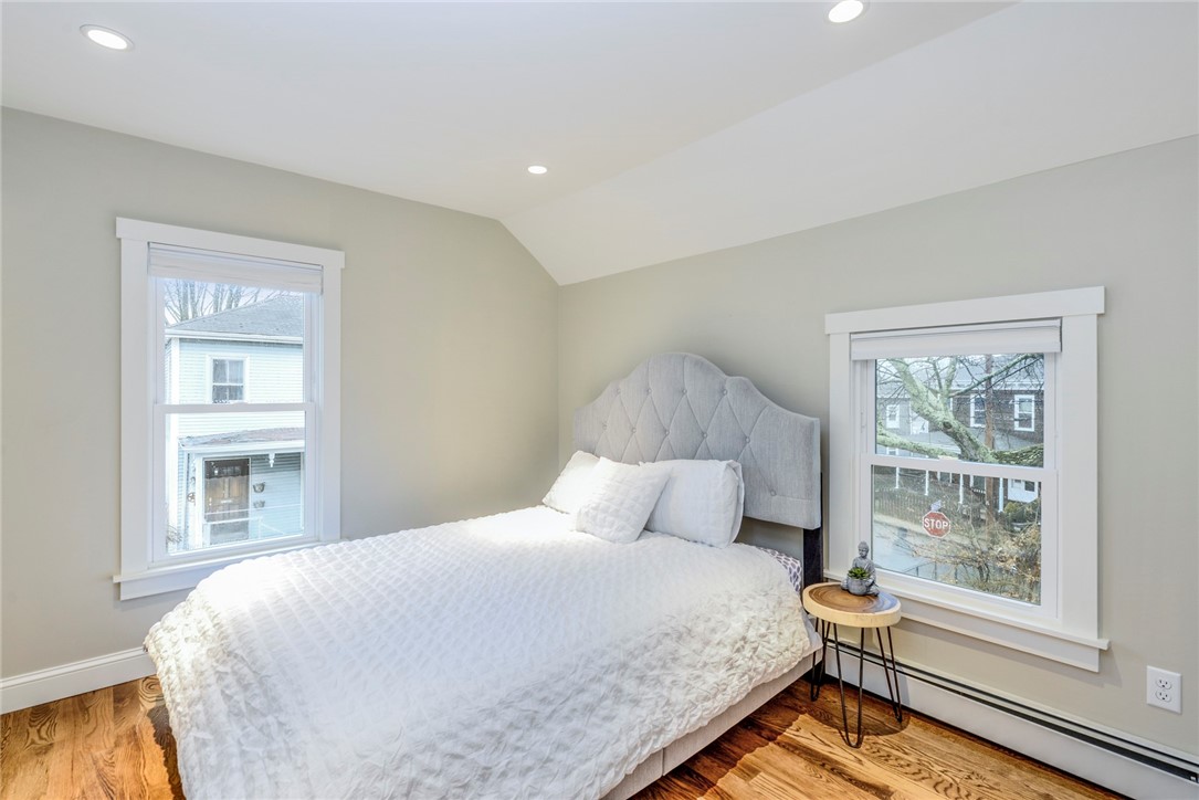 21 Bayview Avenue Newport, RI 02840 - Photo 6 of 12 Primary