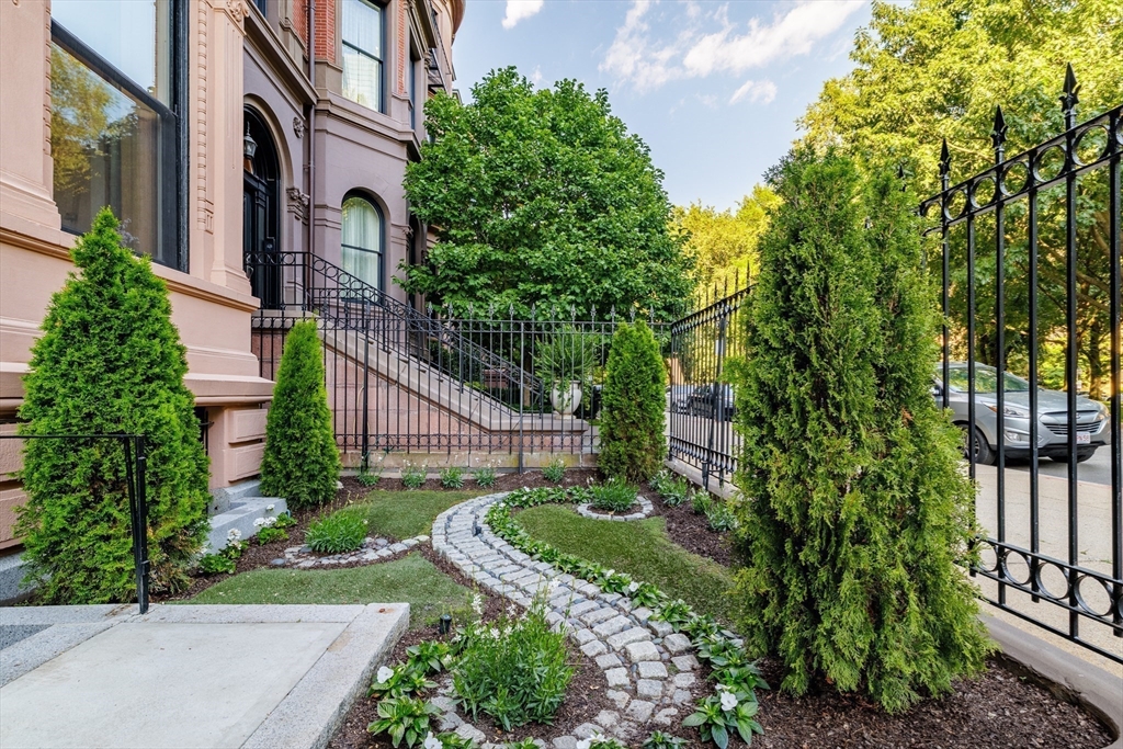 57 Commonwealth Avenue Boston, MA 02116 - Photo 5 of 40