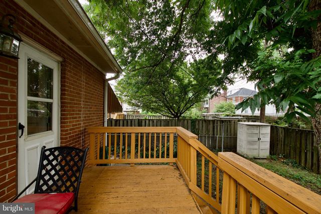 a view of outdoor space yard and deck