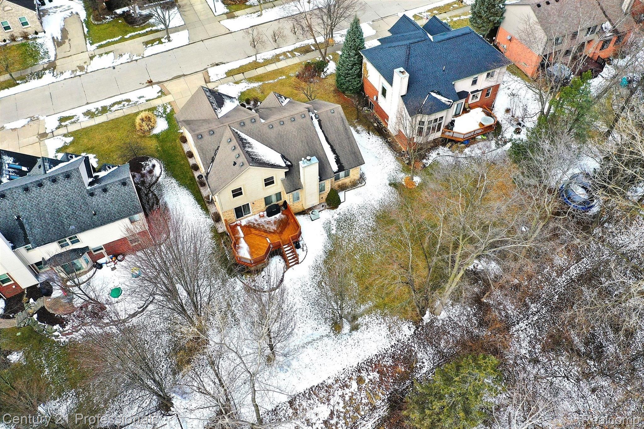 889 Rambling Drive Rochester, MI 48307 - Photo 43 of 45 46-Aerial-View-Vl.jpg
