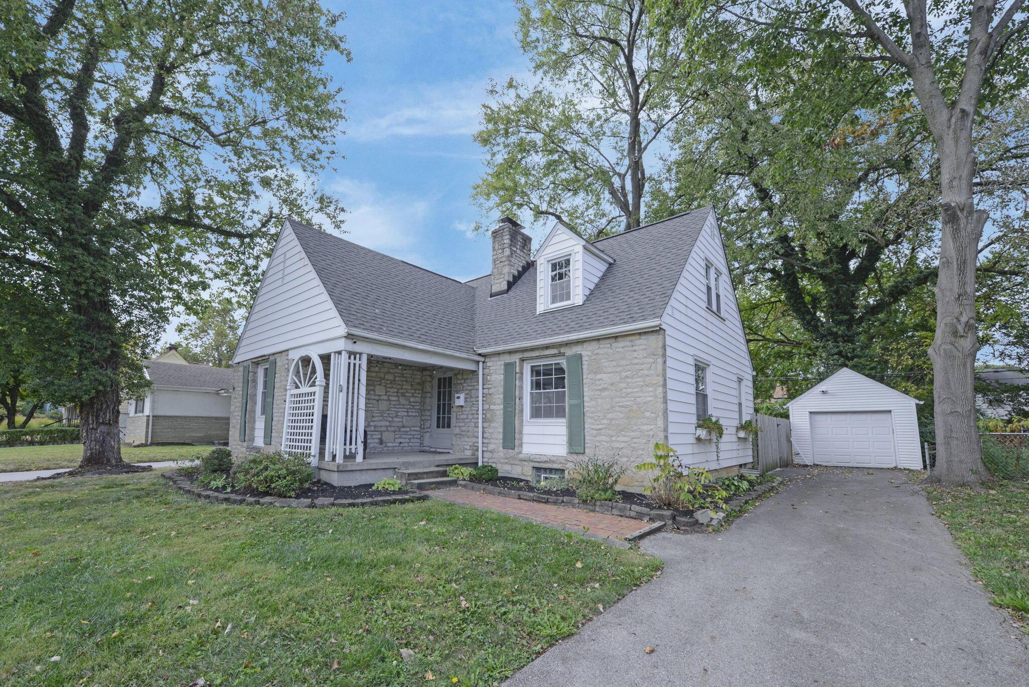 247 South James Road Columbus, OH 43213 - Photo 2 of 28 24-web-or-mls-247-s-james-rd