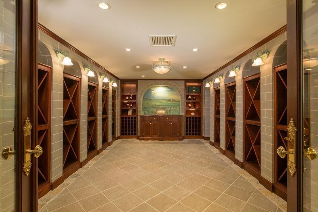 4 Garland Road Lincoln, MA 01773 - Photo 23 of 31 a view of entryway with a hall