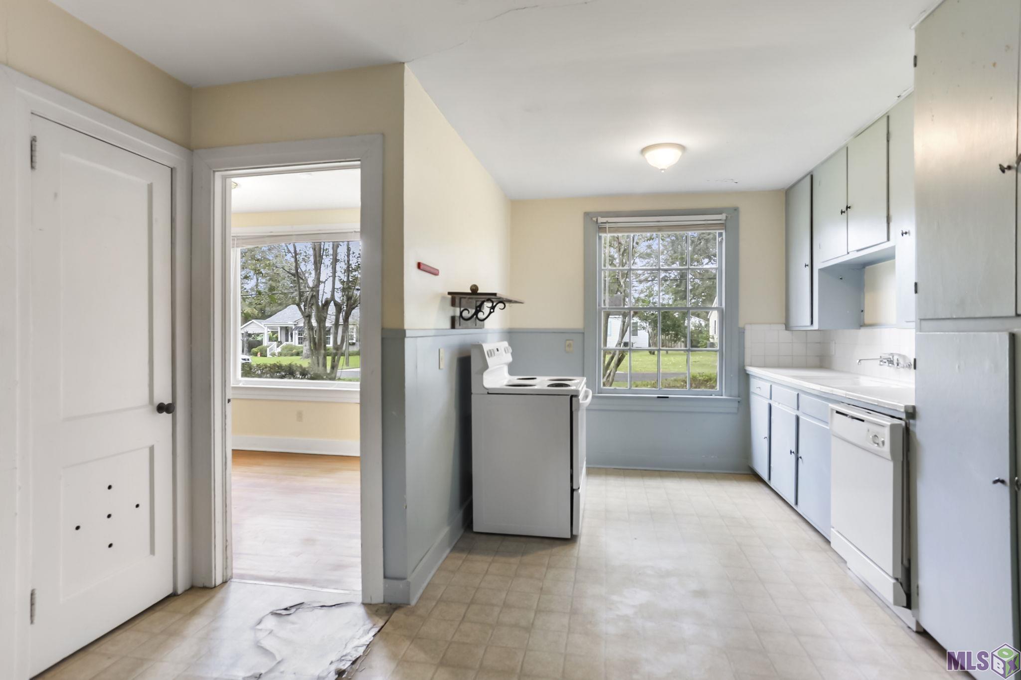 1945 Edinburgh Avenue Baton Rouge, LA 70808 - Photo 9 of 11 Gallery Image 9