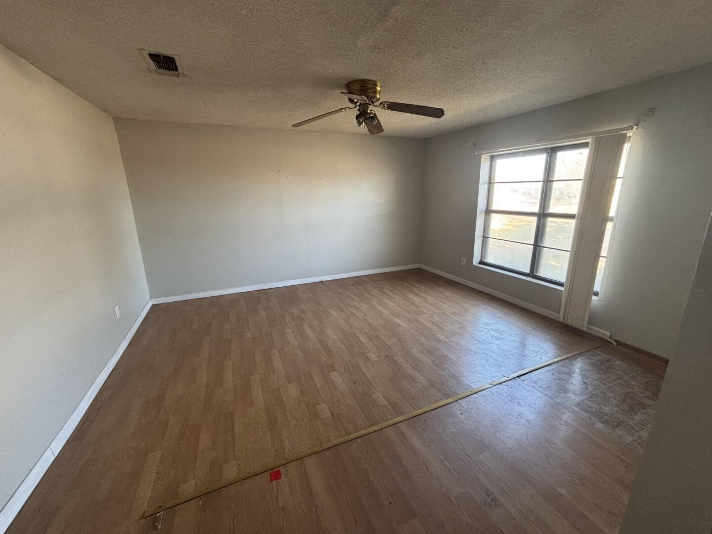 2513 Amherst Street Lubbock, TX 79415 - Photo 5 of 28 Living Room b