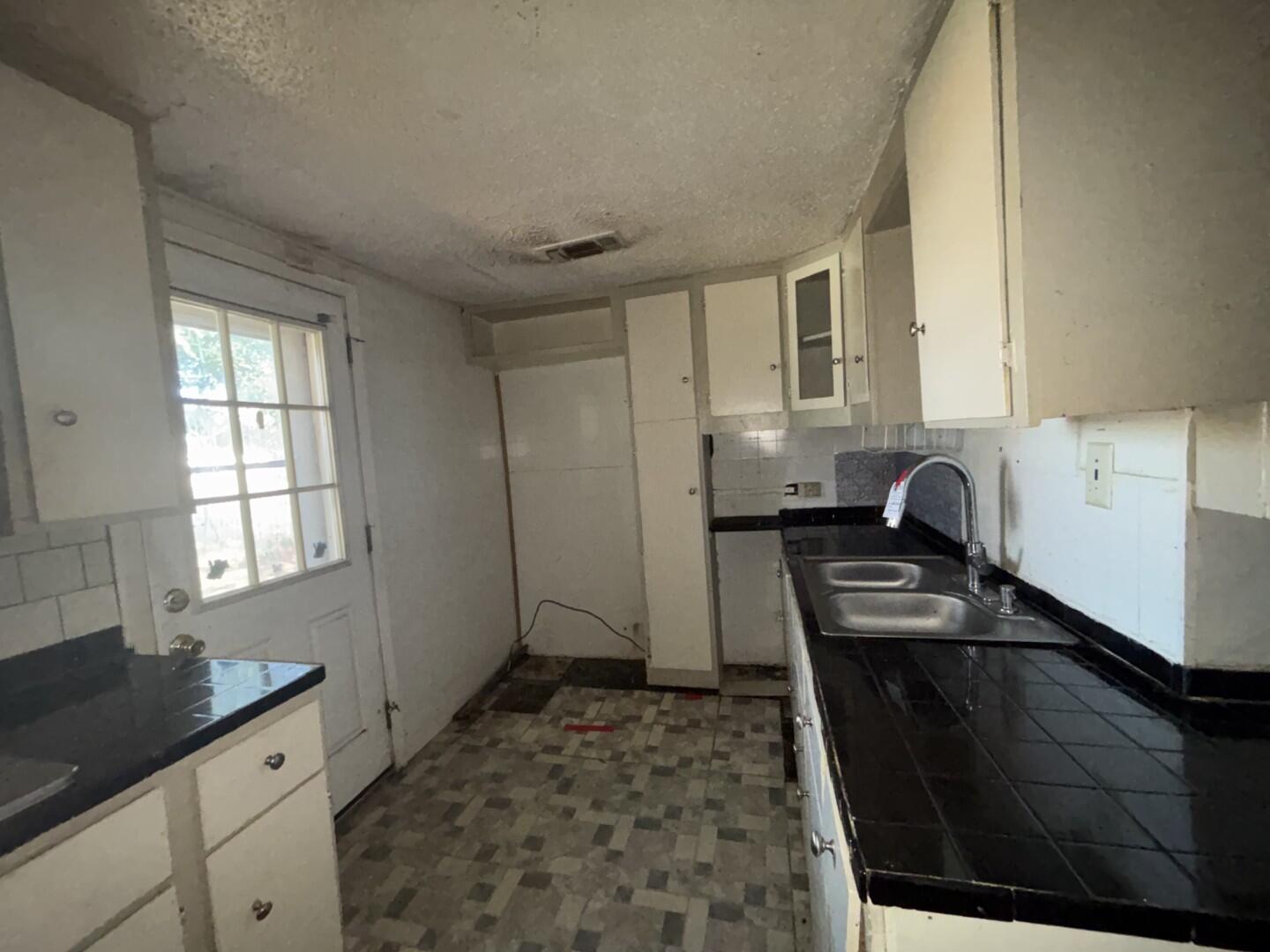 2513 Amherst Street Lubbock, TX 79415 - Photo 9 of 28 Kitchen 2