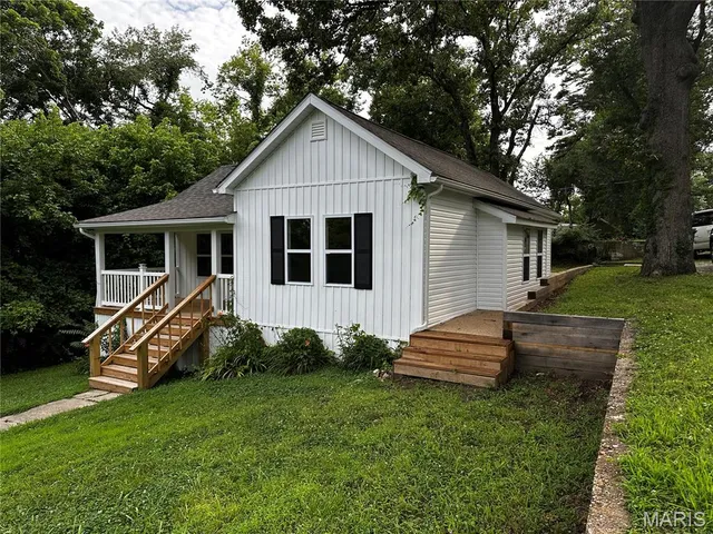 $219,000 | 404 North First Street, Steelville, MO 65565
