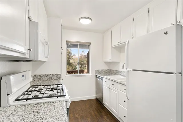 $3,000 | 25781 Marguerite Parkway, Mission Viejo, CA 92692