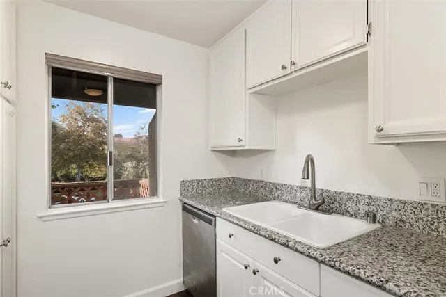 $3,000 | 25781 Marguerite Parkway, Mission Viejo, CA 92692