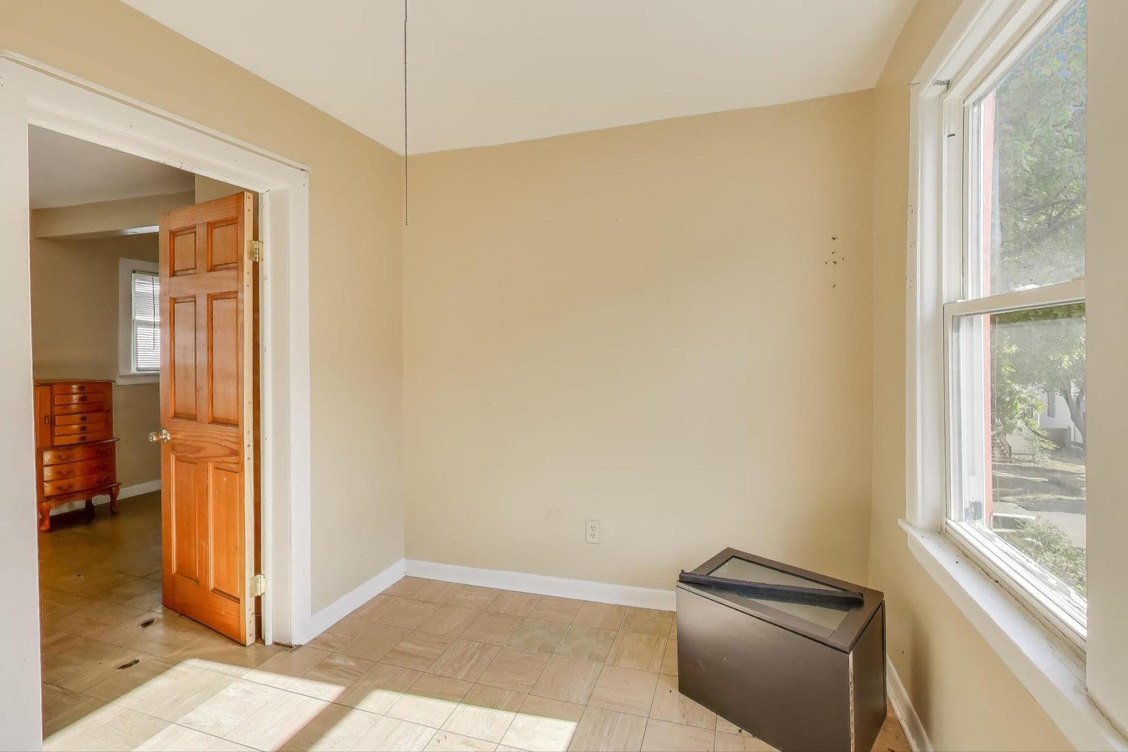 4322 North Monticello Avenue Chicago, IL 60618 - Photo 27 of 37 a view of livingroom with workspace