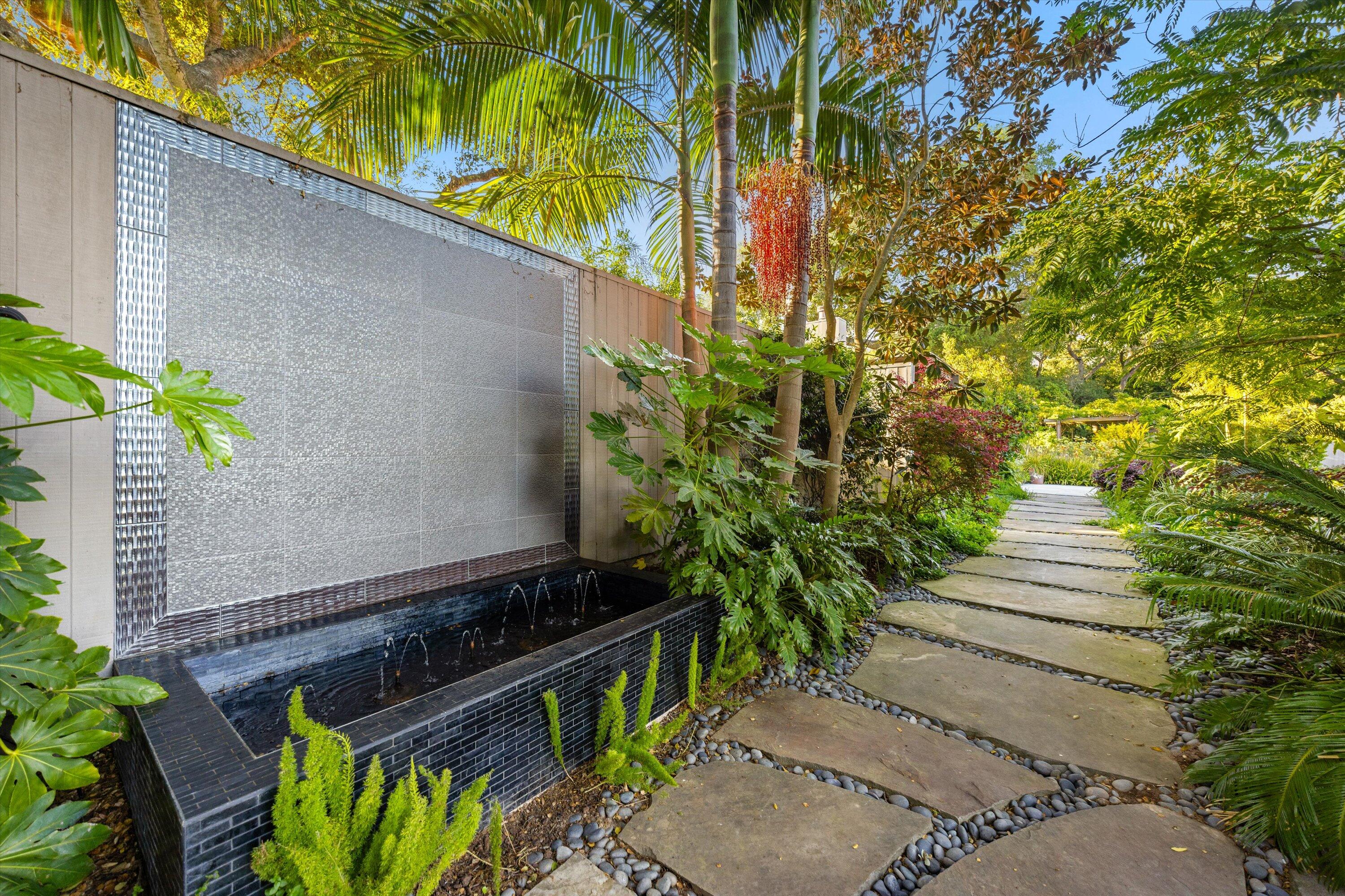 655 Oak Springs Lane Santa Barbara, CA 93108 - Photo 4 of 39 a backyard of a house