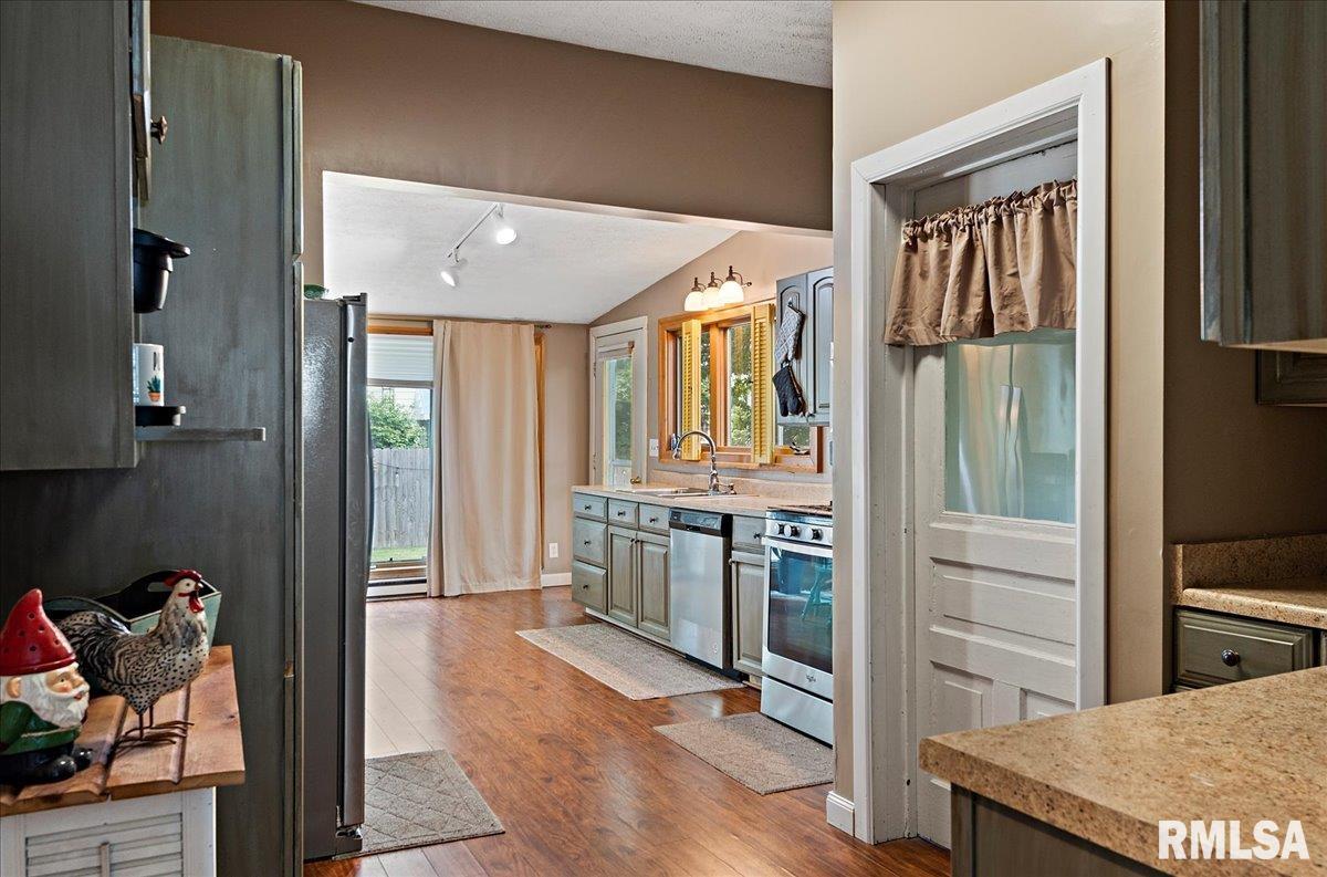 1230 Monument Avenue Springfield, IL 62702 - Photo 14 of 37