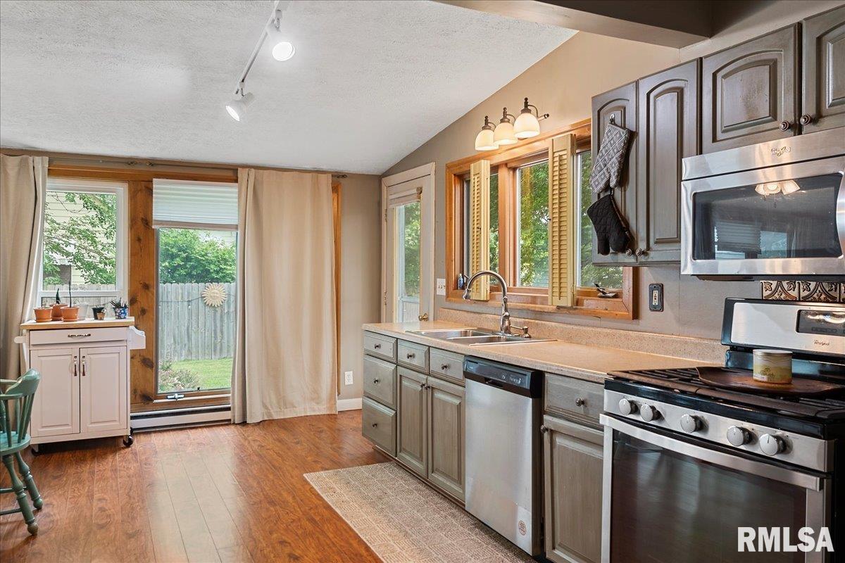 1230 Monument Avenue Springfield, IL 62702 - Photo 16 of 37