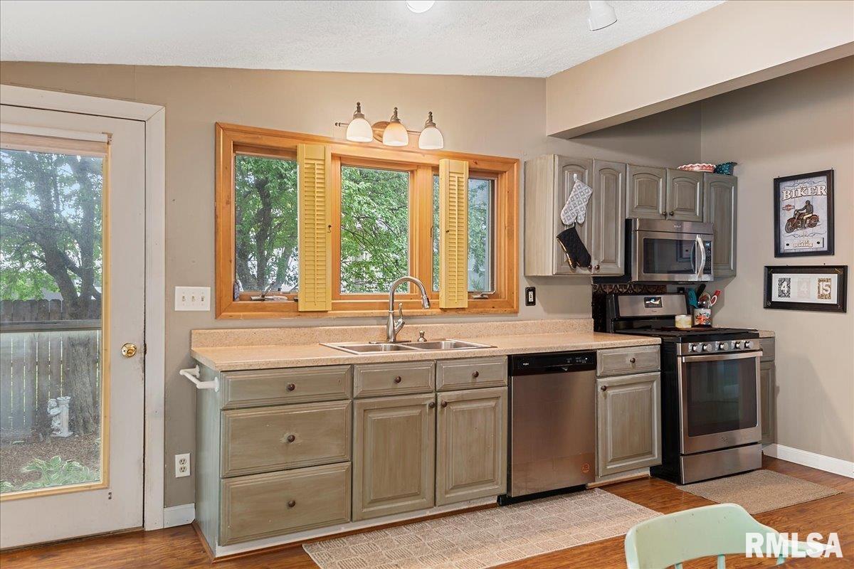 1230 Monument Avenue Springfield, IL 62702 - Photo 18 of 37