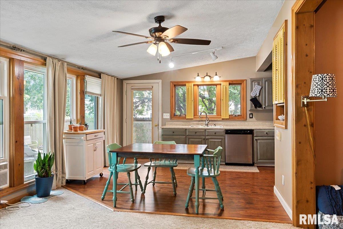 1230 Monument Avenue Springfield, IL 62702 - Photo 23 of 37