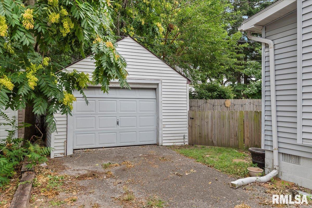 1230 Monument Avenue Springfield, IL 62702 - Photo 33 of 37