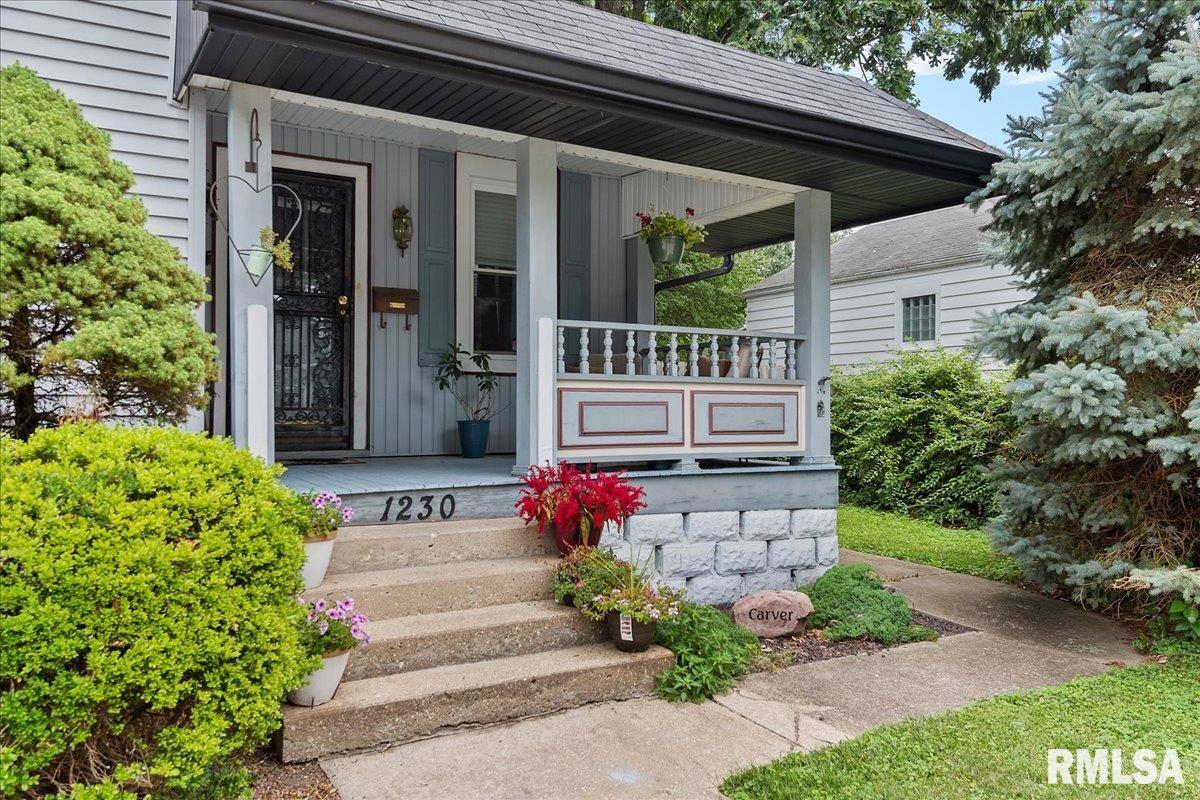 1230 Monument Avenue Springfield, IL 62702 - Photo 5 of 37