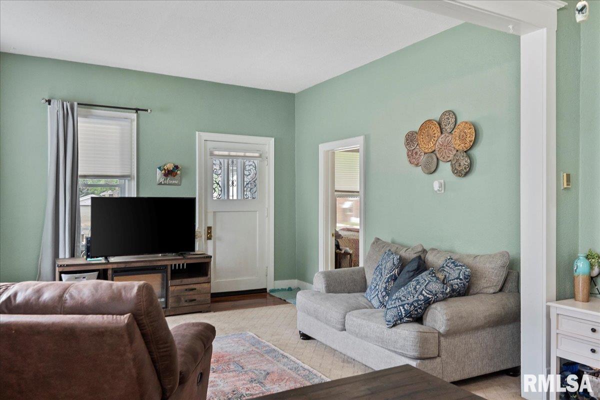 1230 Monument Avenue Springfield, IL 62702 - Photo 9 of 37