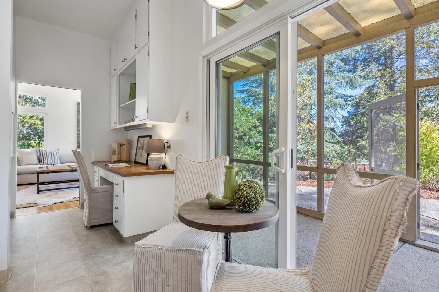 729 Tolman Drive Stanford, CA 94305 - Photo 8 of 48 a room with furniture a bed and a potted plant