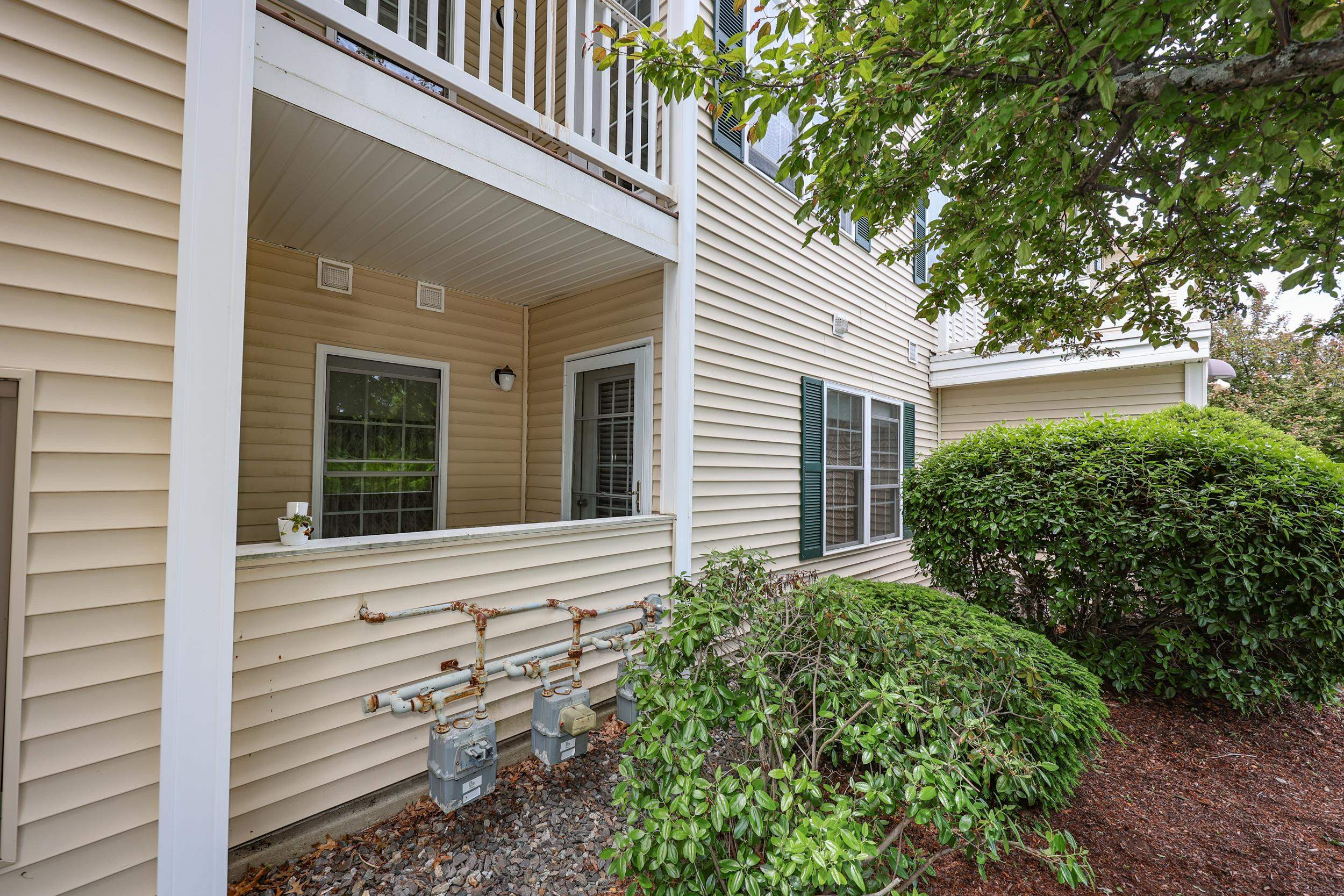 10 Vista Ridge Drive, Unit 8 Londonderry, NH 03053 - Photo 20 of 27