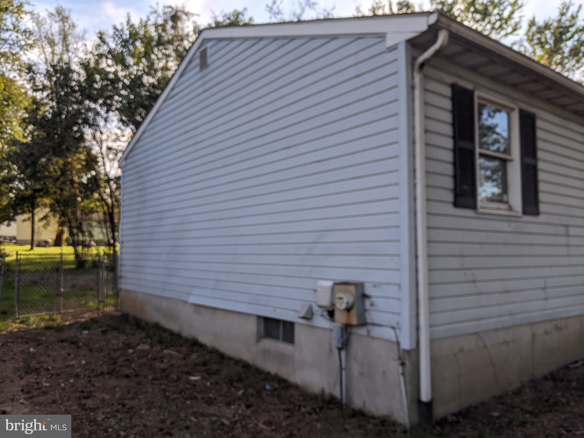 299 Fletchwood Road Elkton, MD 21921 - Photo 3 of 18 LEFT SIDE