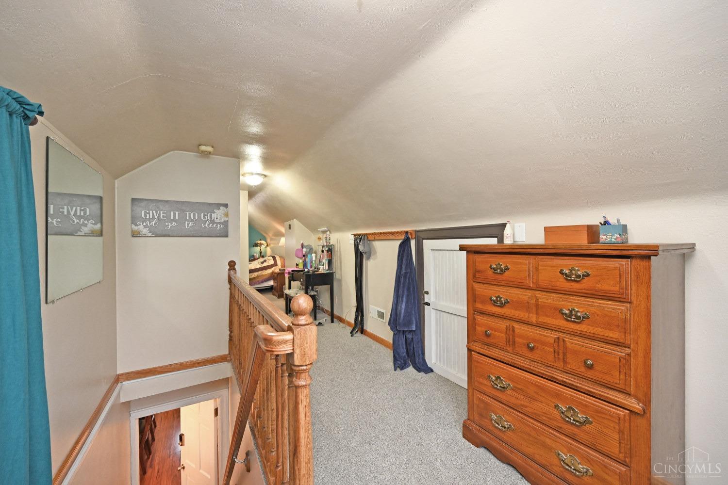 798 West Galbraith Road Cincinnati, OH 45231 - Photo 11 of 21 Gallery Image 11