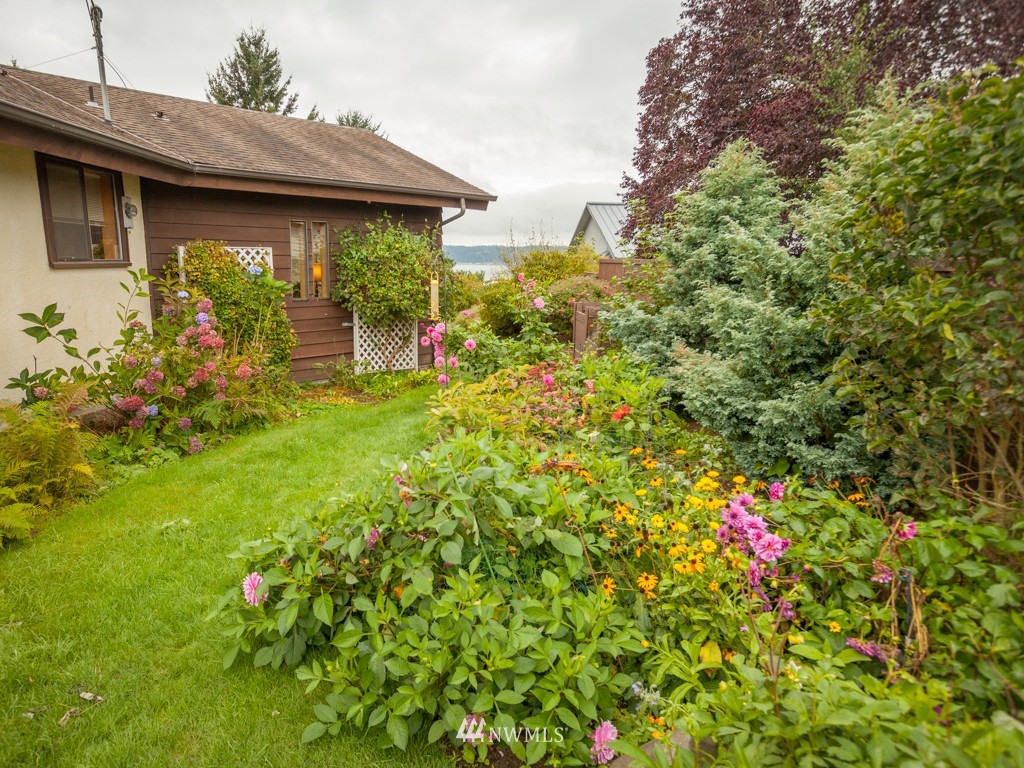 6210 Bayview Road Clinton, WA 98236 - Photo 22 of 25 Gallery Image 22