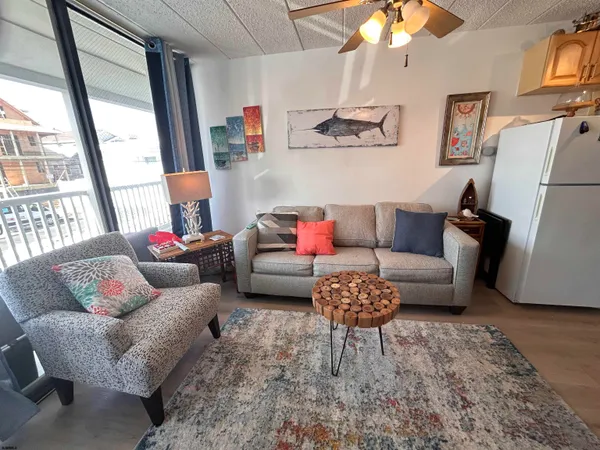 $6,000 | 9415 Pacific Avenue, Unit 43, Margate City, NJ 08402