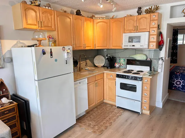 $6,000 | 9415 Pacific Avenue, Unit 43, Margate City, NJ 08402