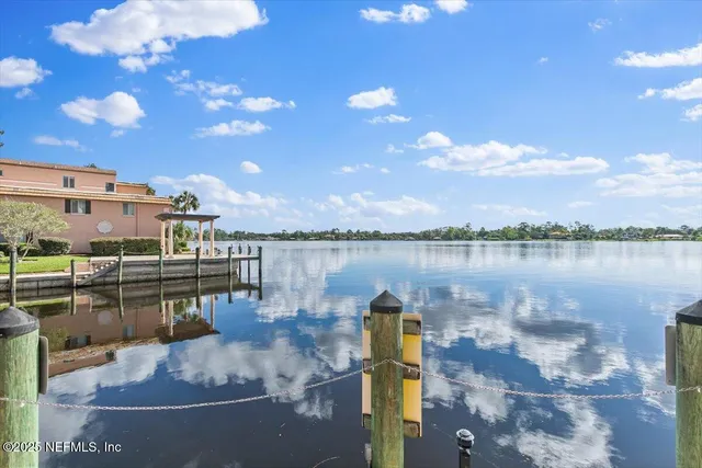 $309,000 | 5375 Ortega Farms Boulevard, Unit 1110, Jacksonville, FL 32210