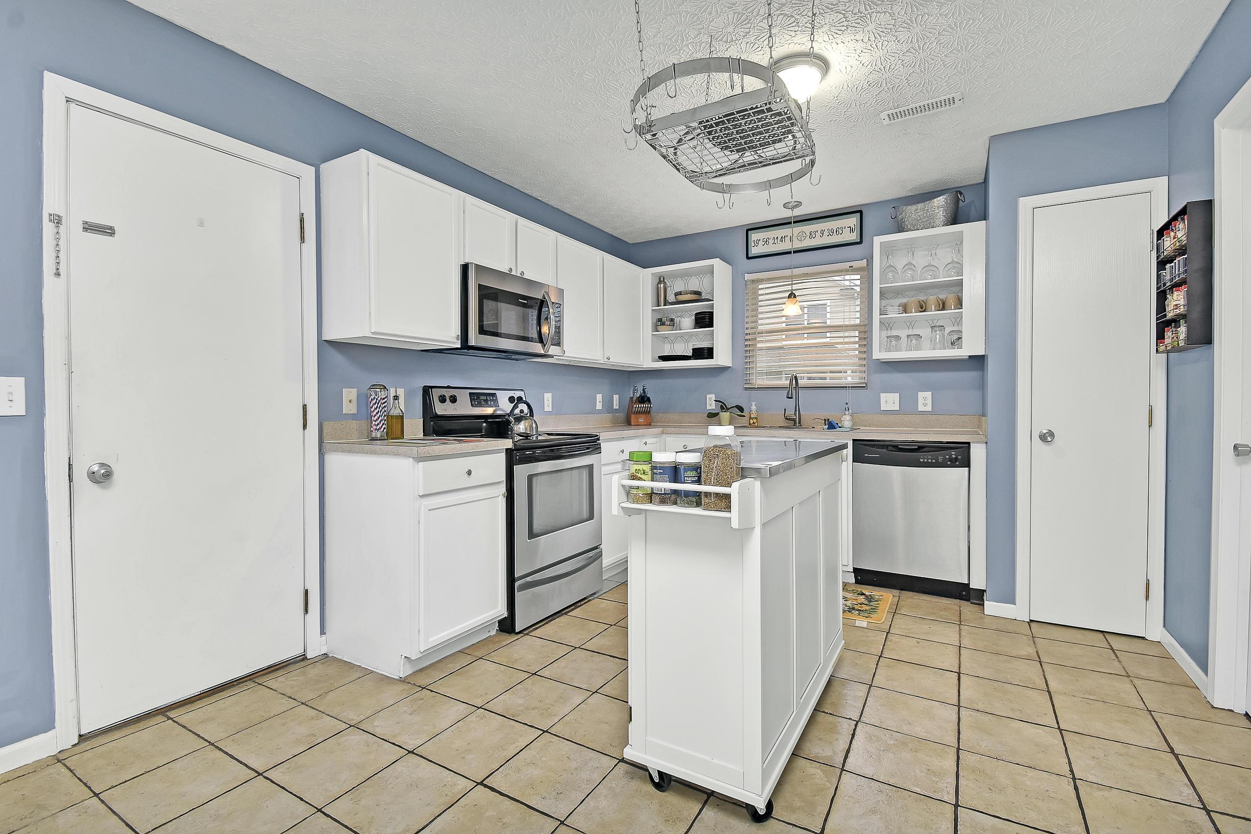 521 Rockets Street, Unit 162 Galloway, OH 43119 - Photo 10 of 28 Gallery Image 10