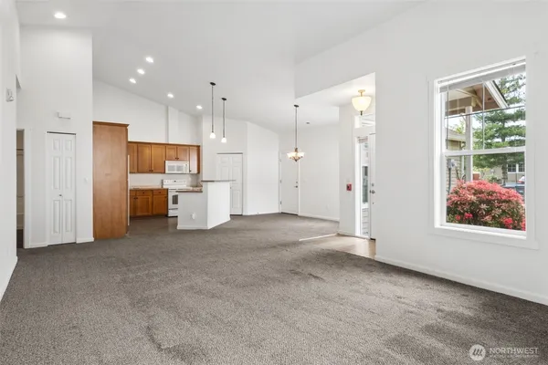 $5,400 | 24212 224th Avenue Southeast, Unit 4, Maple Valley, WA 98038