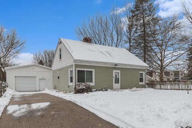 $180,000 | 4304 Bond Avenue, Holt, MI 48842