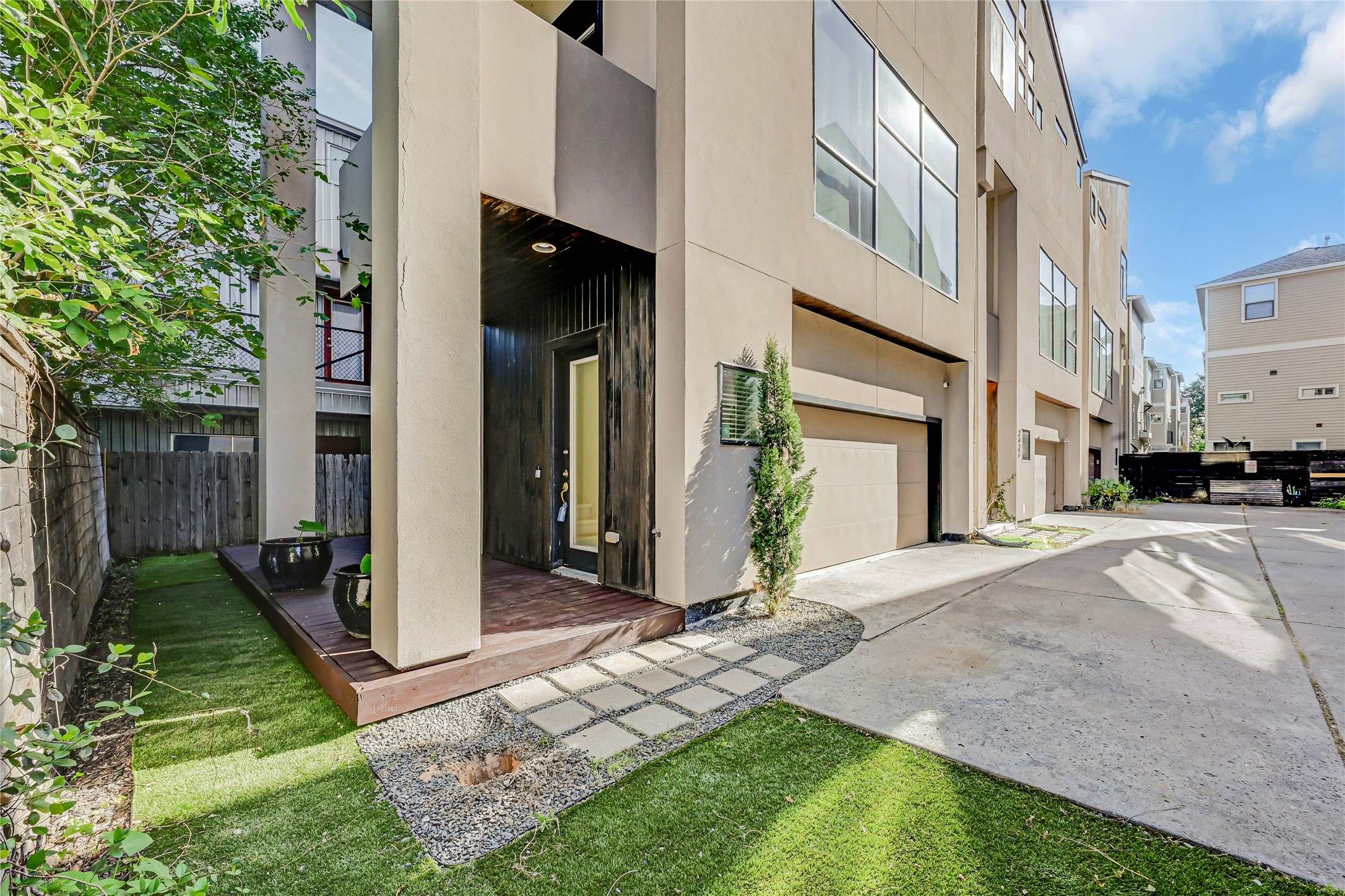 2419 Charleston Street Houston, TX 77021 - Photo 4 of 25