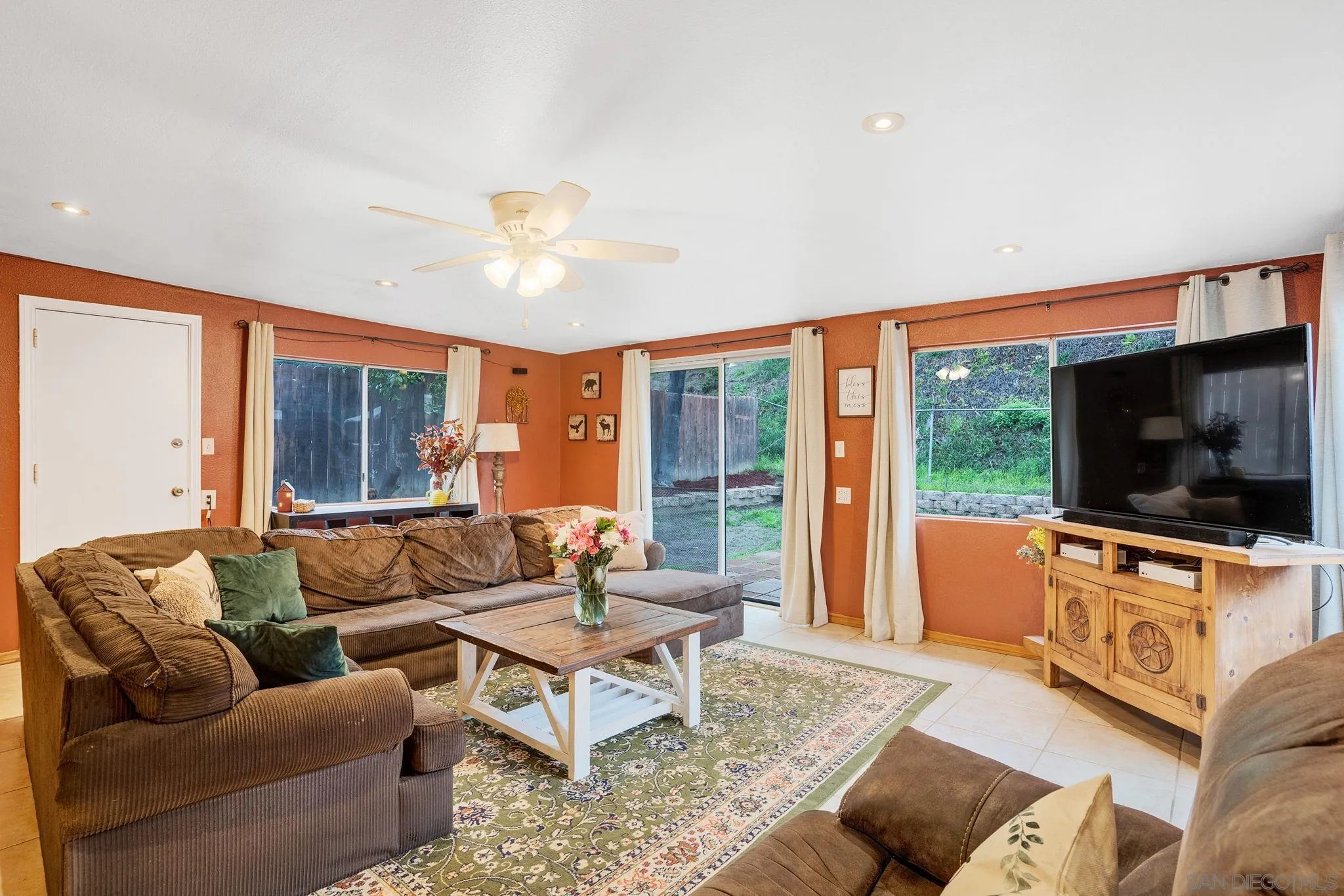 2033 Terraspiro Avenue Spring Valley, CA 91977 - Photo 4 of 23 Gallery Image 4