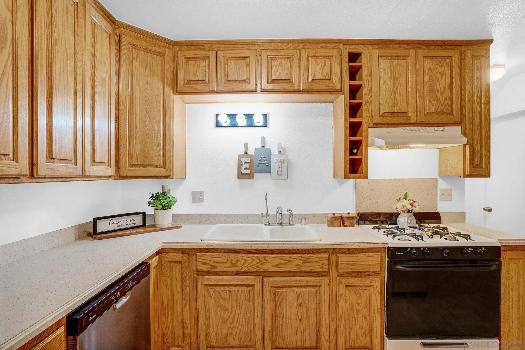 2033 Terraspiro Avenue Spring Valley, CA 91977 - Photo 7 of 23 Gallery Image 7
