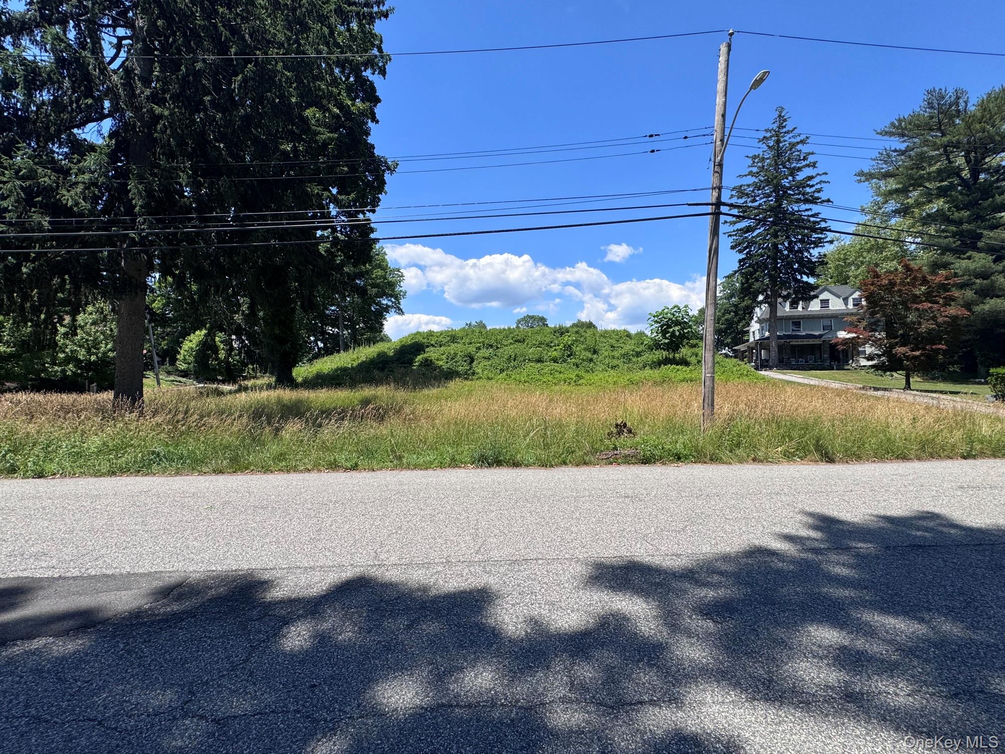 16 The Boulevard New Rochelle, NY 10801 - Photo 5 of 14 CORNER LOT