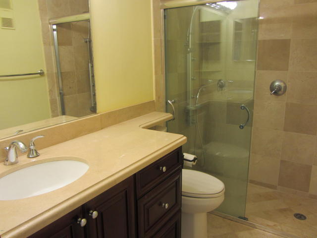 8942 Meadowlark Way Boca Raton, FL 33496 - Photo 11 of 15 MASTERBATH