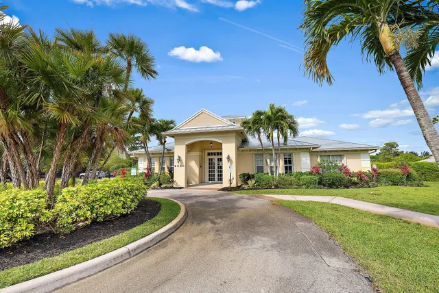 $729,000 | 3104 Southwest Porpoise Circle, Stuart, FL 34997
