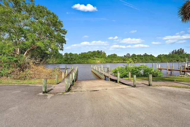 $729,000 | 3104 Southwest Porpoise Circle, Stuart, FL 34997