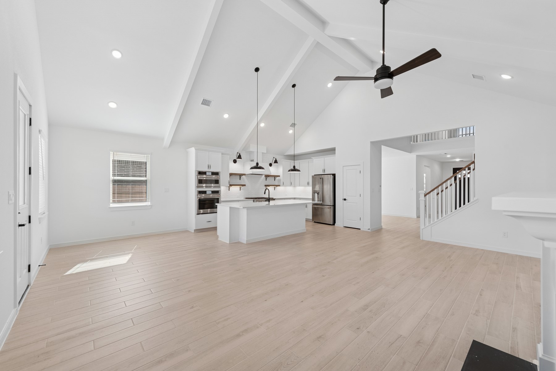 2614 Good Morrow Drive Rosenberg, TX 77471 - Photo 7 of 47 Bright and airy living space with vaulted ceilings