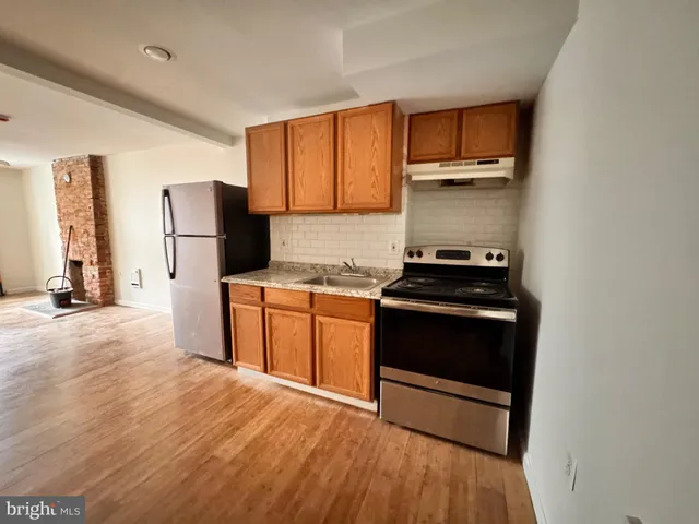 $1,500 | 113 West Girard Avenue, Philadelphia, PA 19123