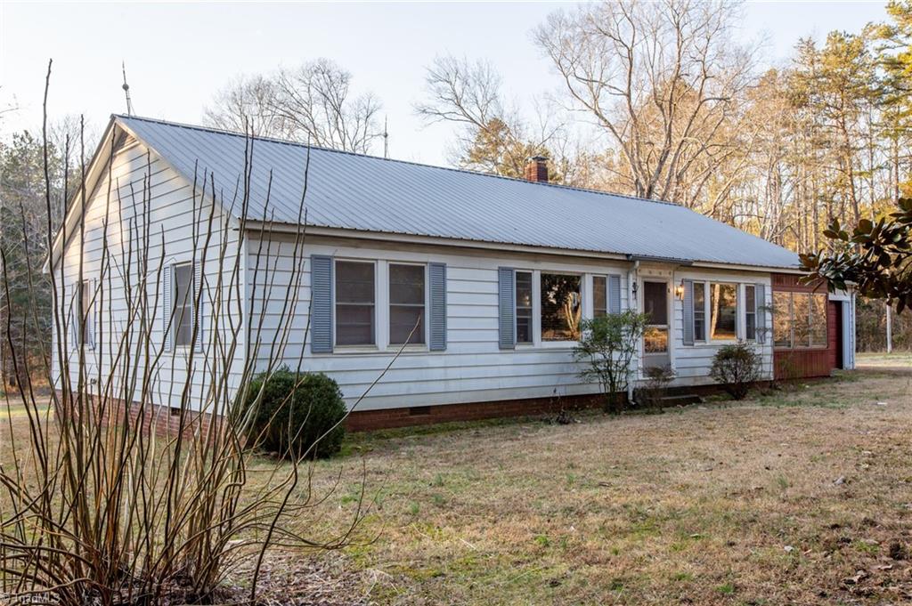 428 Crousetown Road Lexington, NC 27292 - Photo 5 of 27 Gallery Image 5