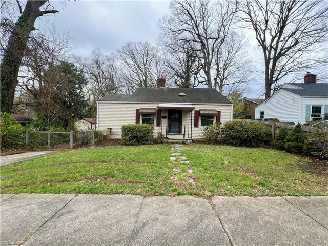 $1,275 | 1407 Oak Street, Greensboro, NC 27403